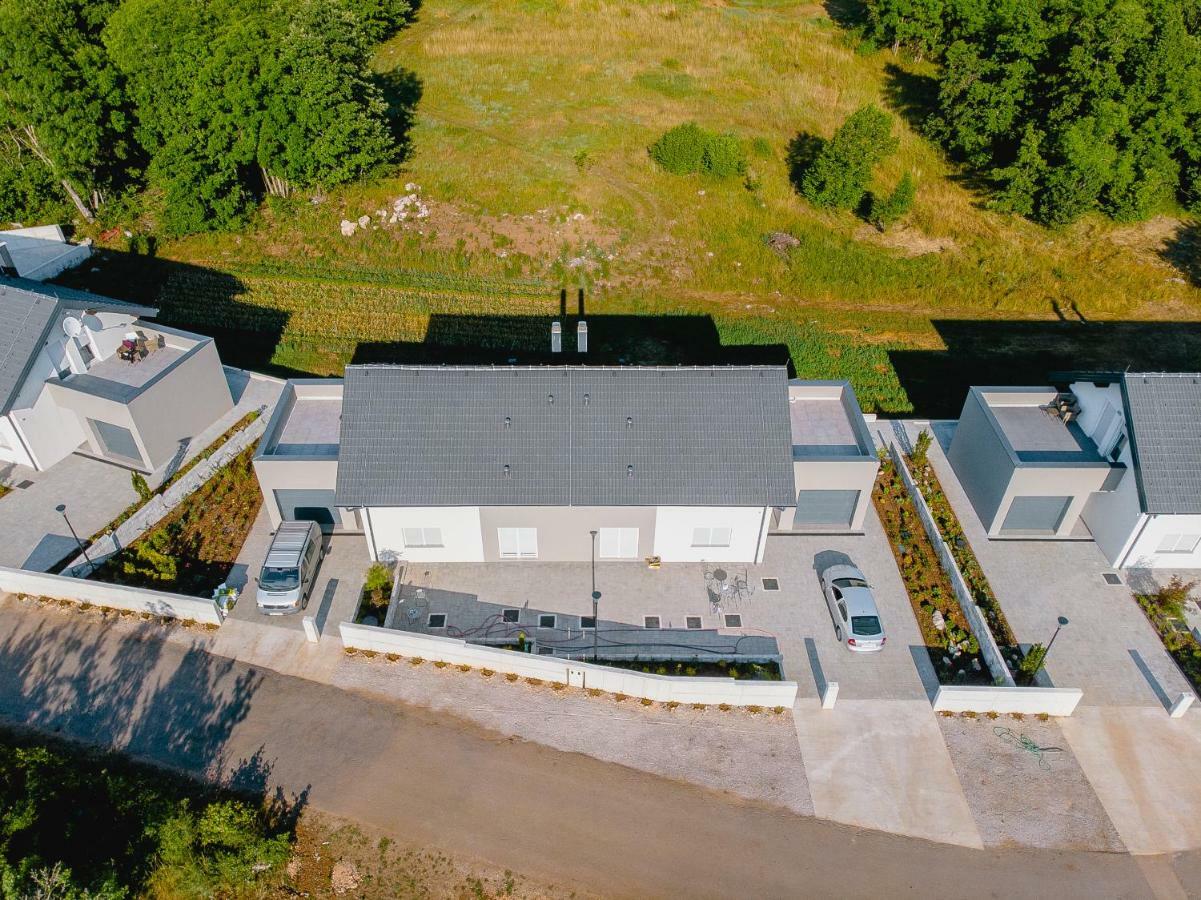Degenia Velebitica Villa Lovinac  Kültér fotó
